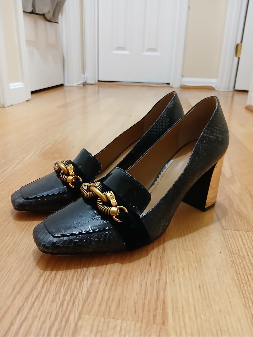 Tory Burch Jessa Horse Bit/Chain Link Block Heel Pumps Size 9.5 Women - Picture 9 of 16
